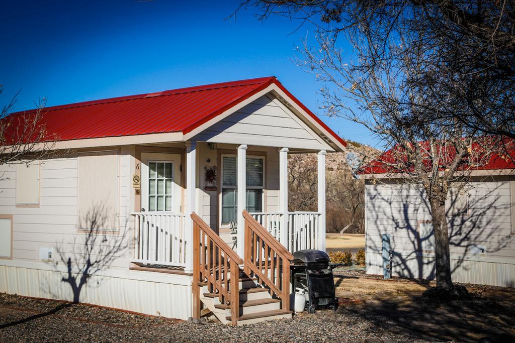 Verde Valley One-Bedroom Park Model Cabin 14 Cottonwood Exterior foto
